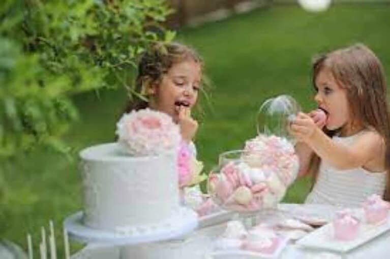 Kids eating cake
