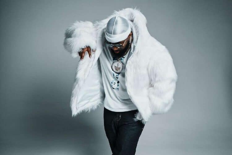 Cassper Nyovest put your hands up