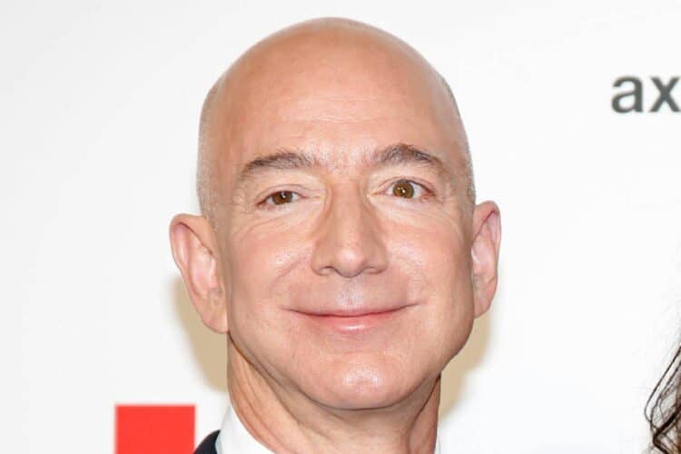 Jeff bezos housekeeper lawsuit
