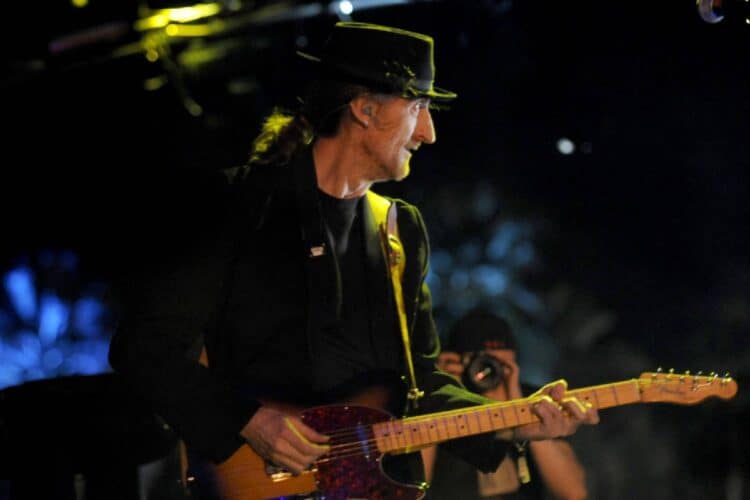 Kevin levene dies biography