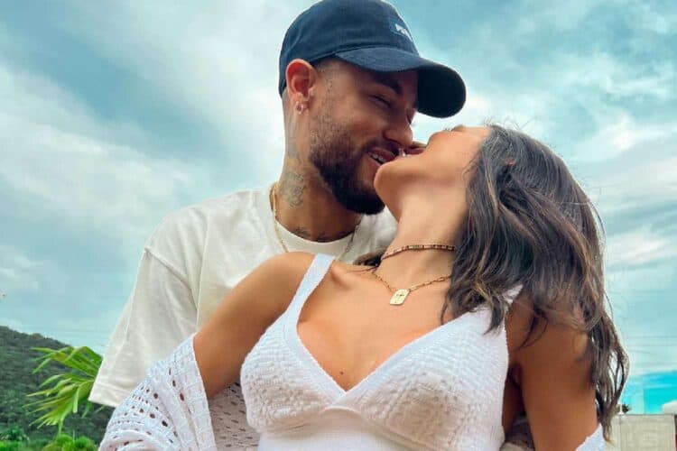 Neymar jr bruna biancardi pregnant first baby