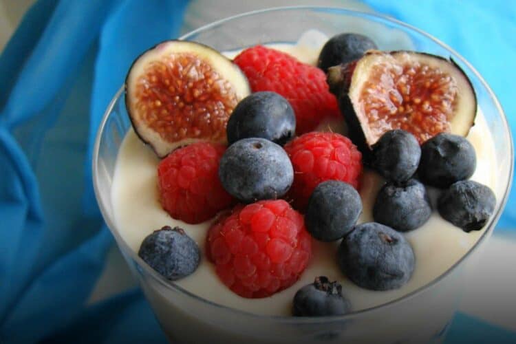 greek yoghurt mixed berries easy recipes