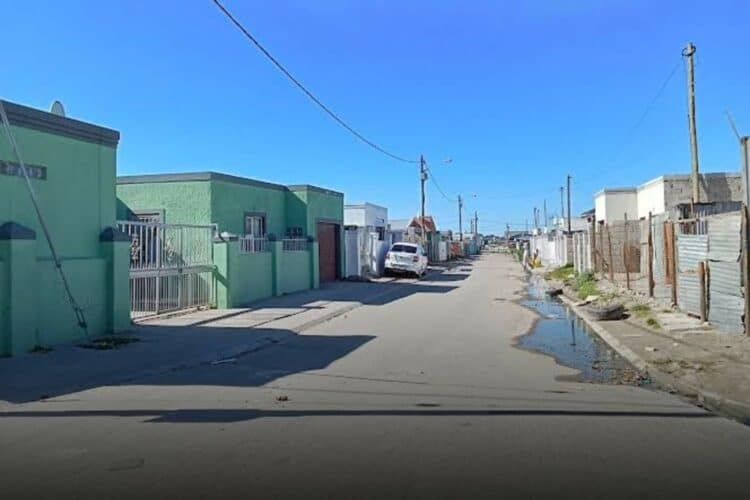 how I survive crime in philippi