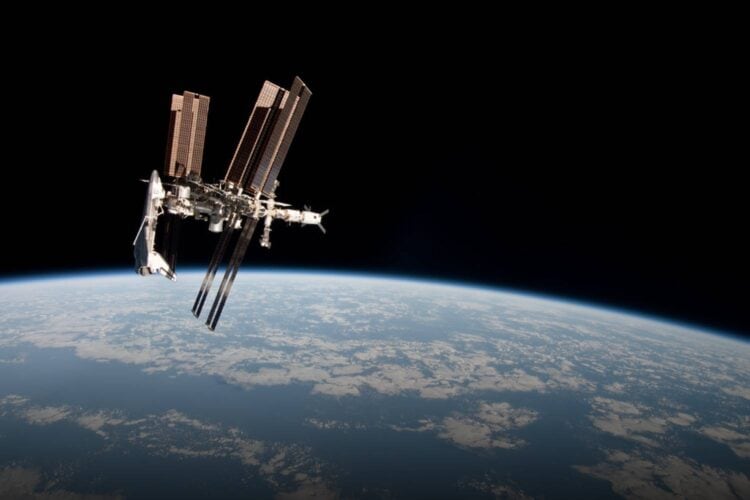 nasa astronauts stranded