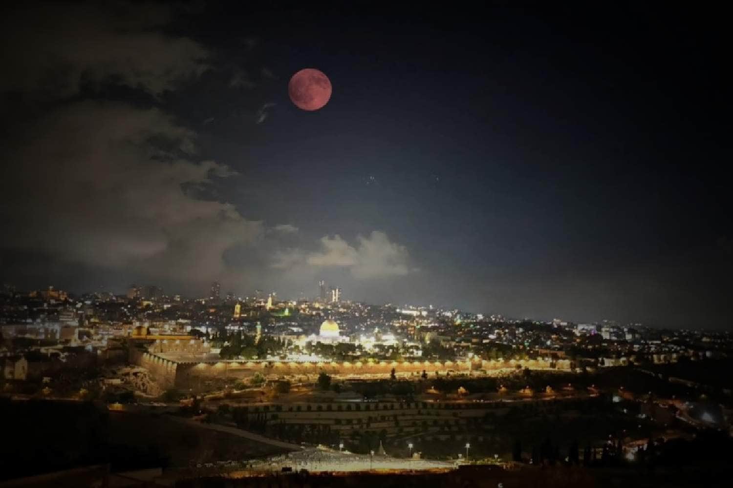 Blood moon al quds