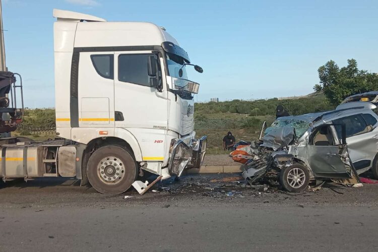 seven killed m17 crash gqeberha