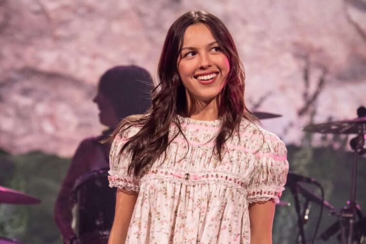olivia rodrigo babydoll dress criticism