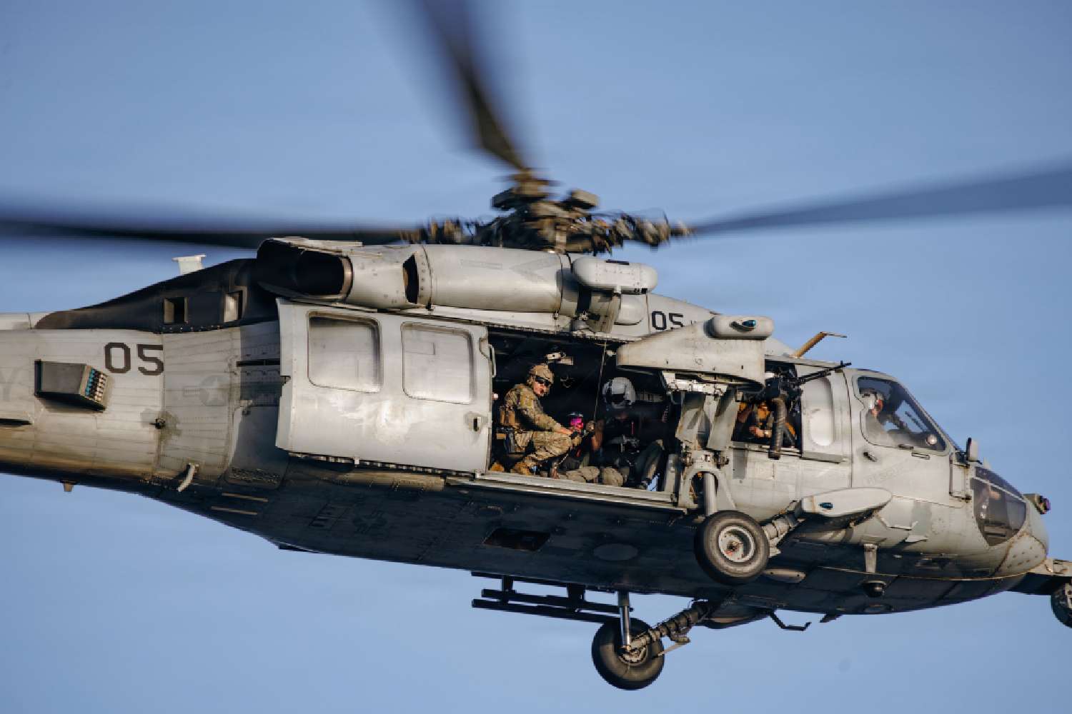 us army apache crash strait of hormuz 2026