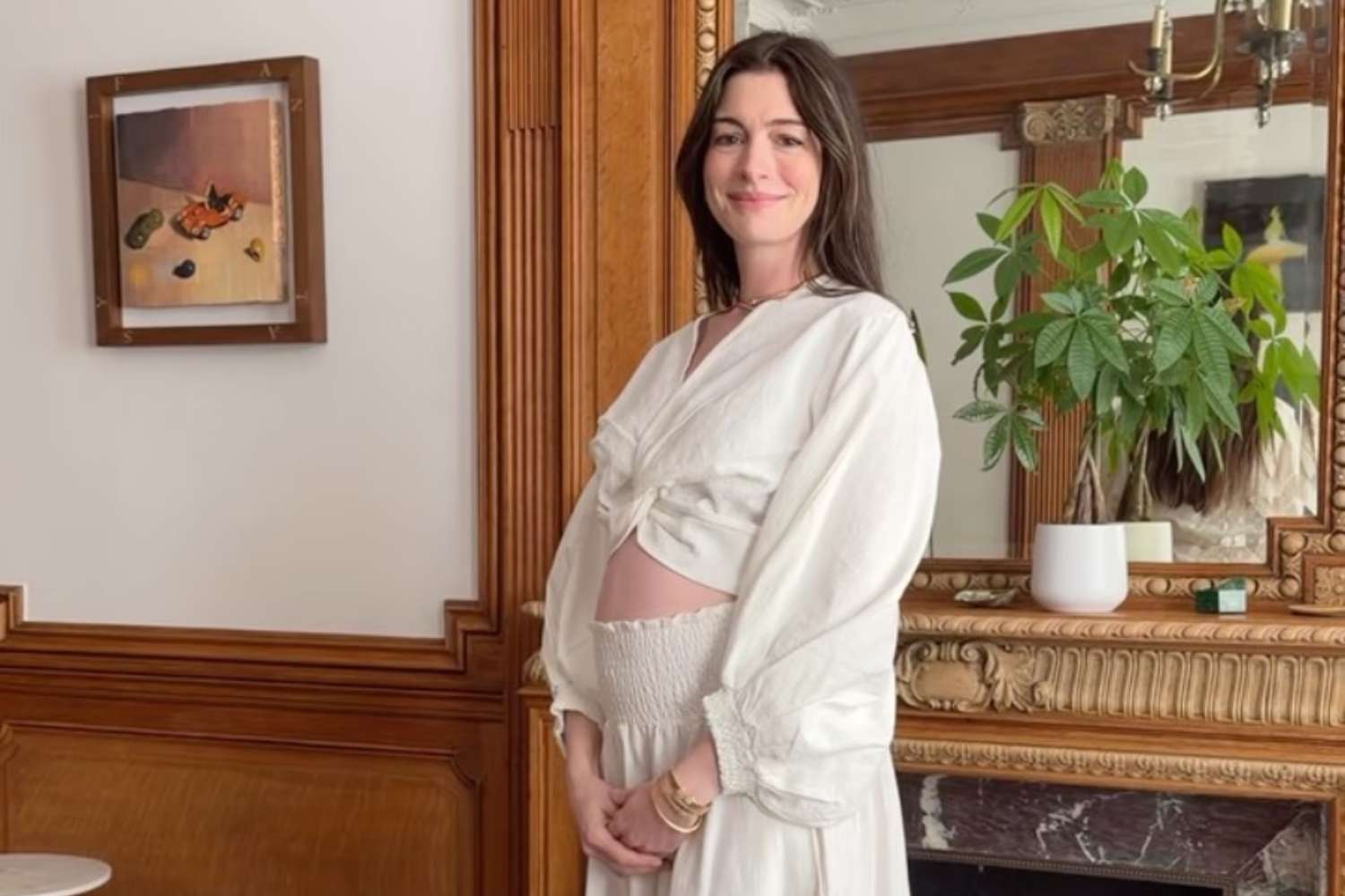 anne hathaway third child buzzer beater