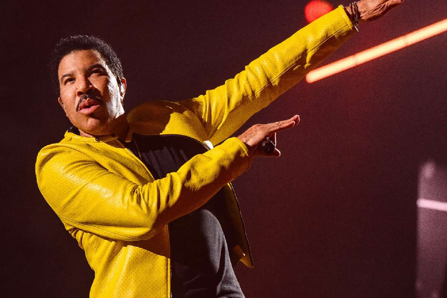 lionel richie health scare tour update