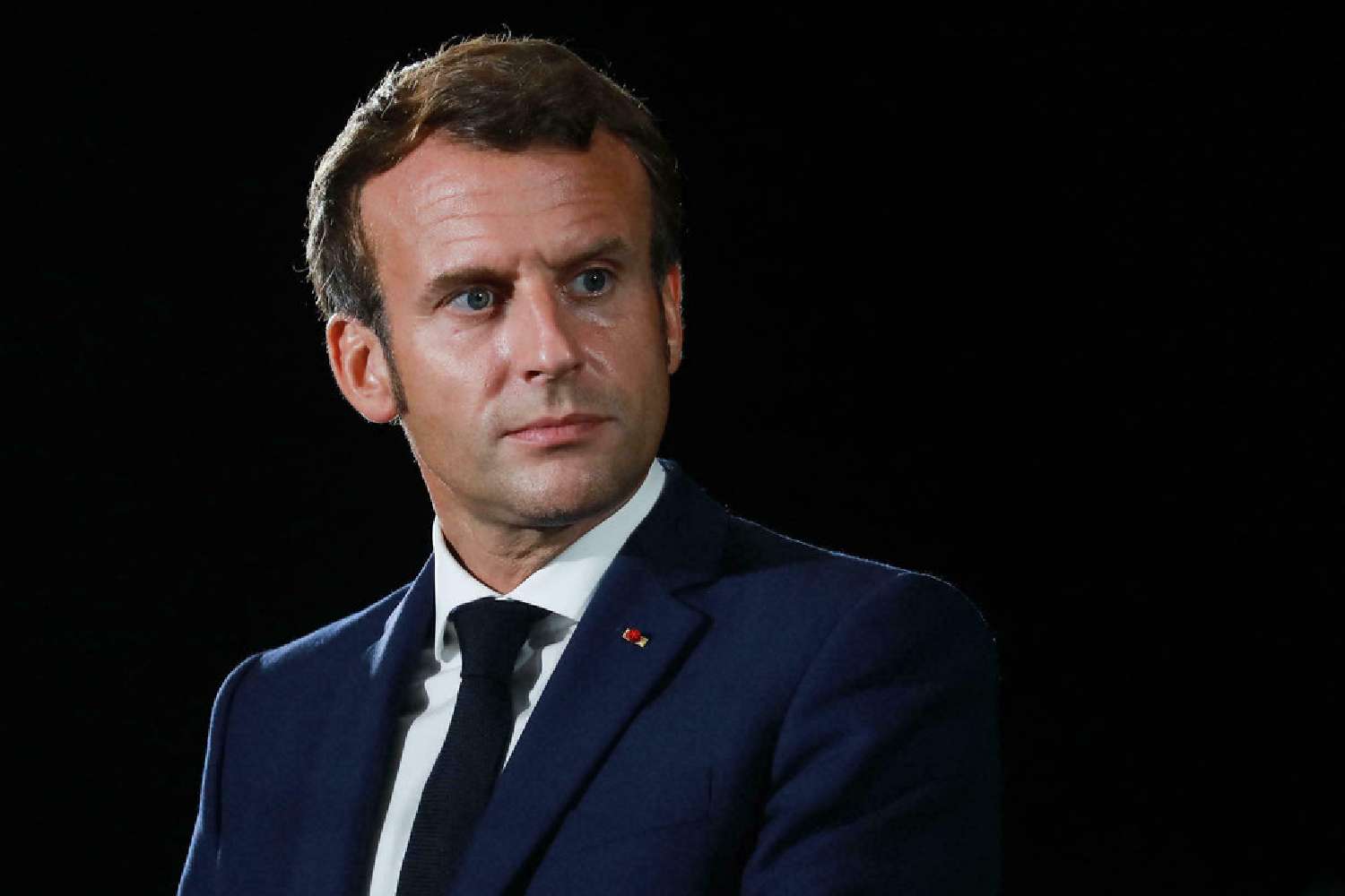 macron damascus bomb blasts near hotel