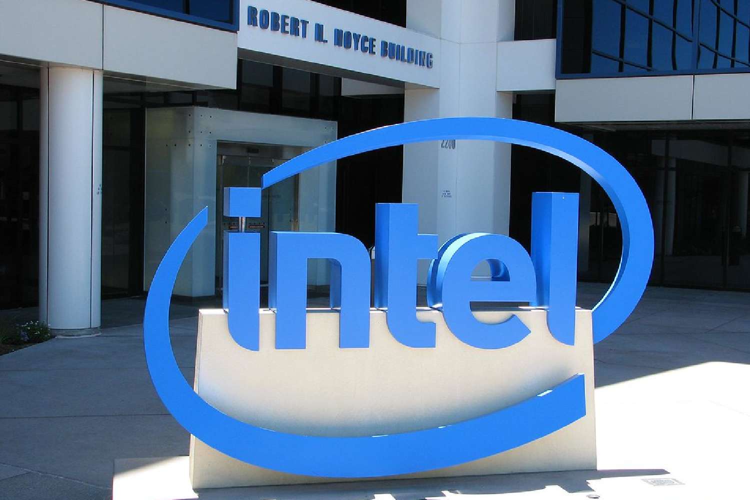 intel nand sale sk hynix ai memory