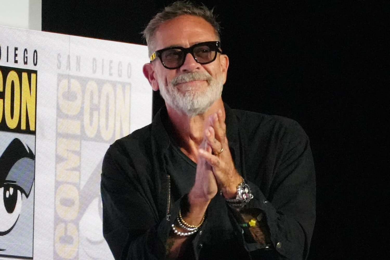 jeffrey dean morgan negan nearly quit dead city