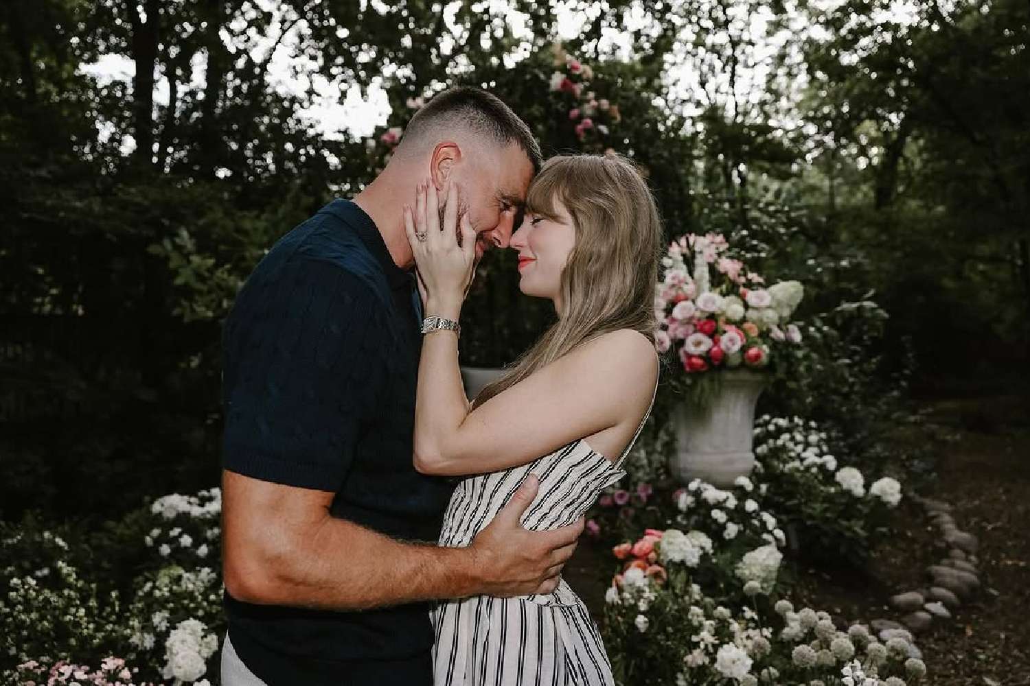 travis kelce wedding best night comments