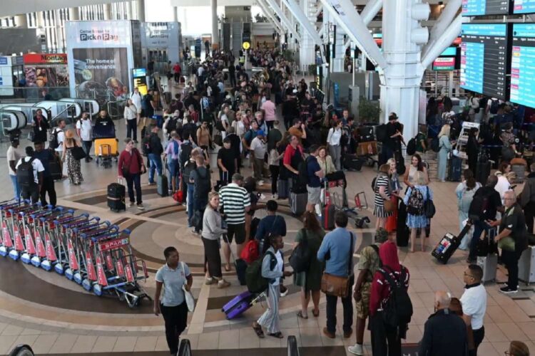 cape town international airport delays queues flights