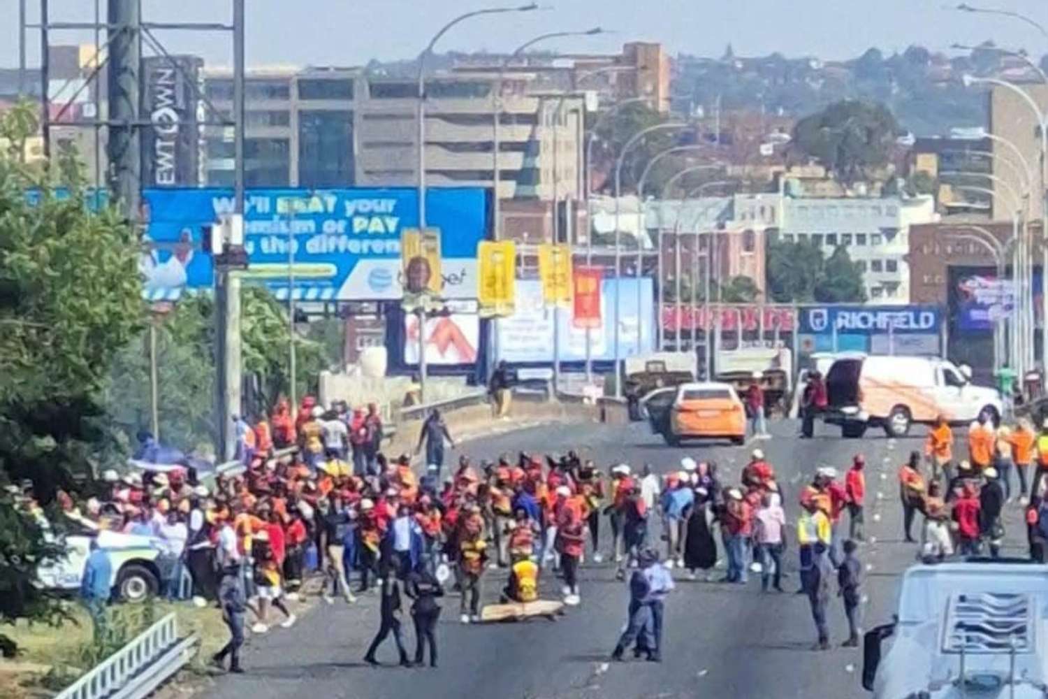 M1 Johannesburg protest: Freeway closed in both directions